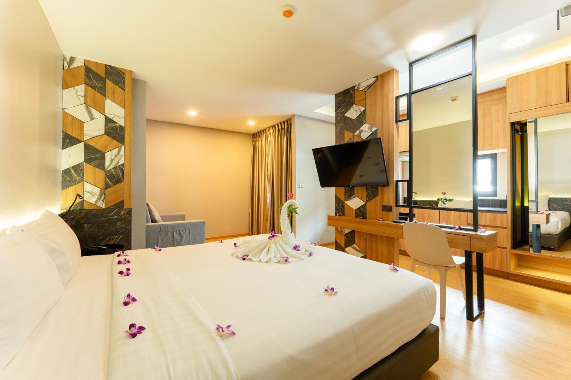 Sky Wave Patong Hotel Eksteriør billede