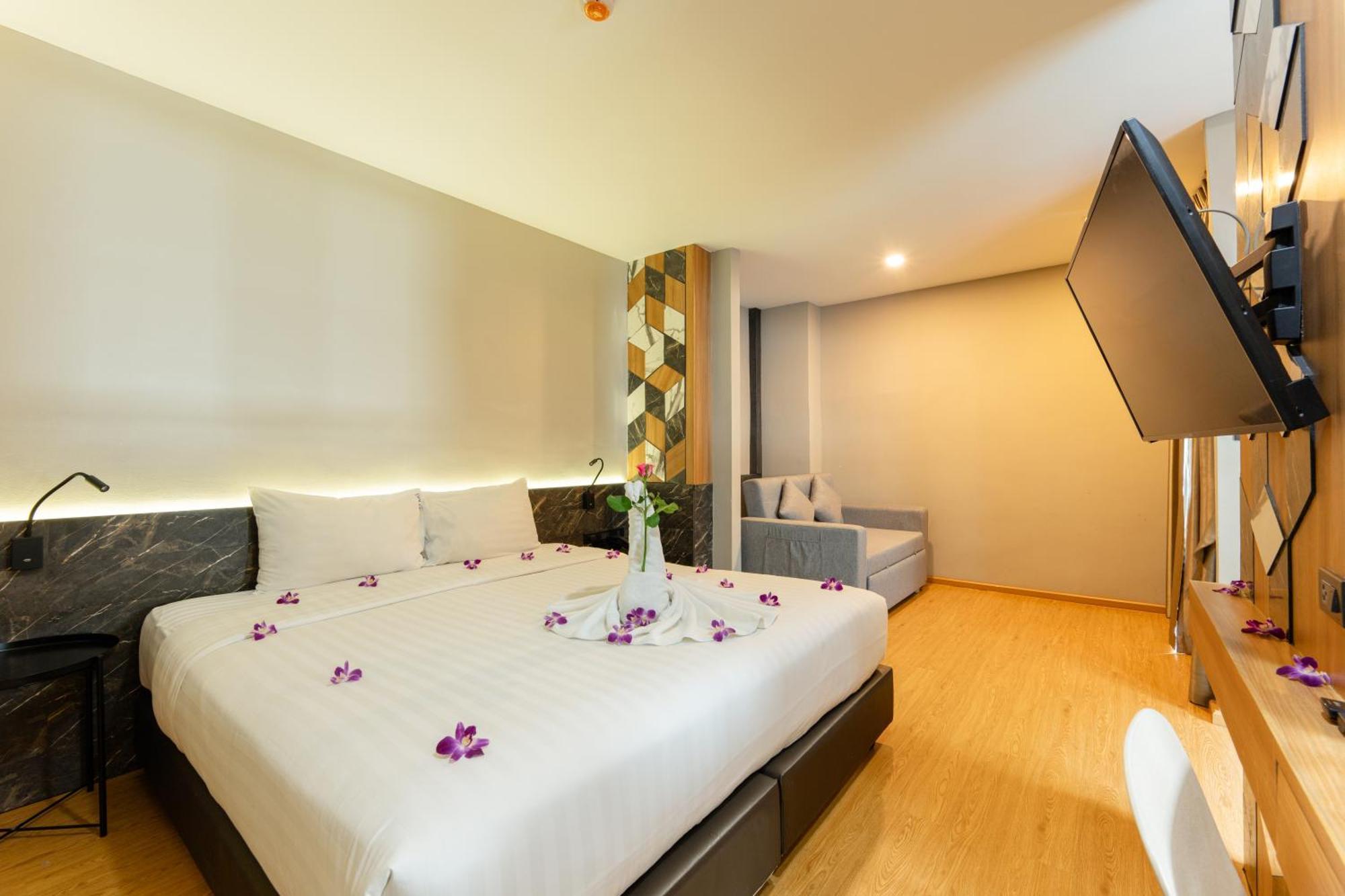 Sky Wave Patong Hotel Eksteriør billede